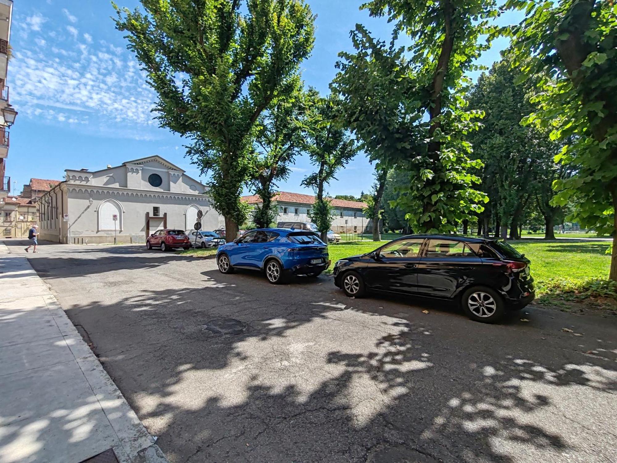 Zen Studio In The Center With Free Parking And 24Hours Automatic Check-In Казале-Монферрато Екстер'єр фото